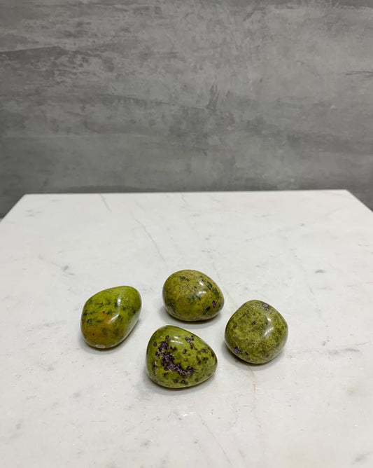 Pedra Atlantasita Rolada 15 a 18 gramas.
