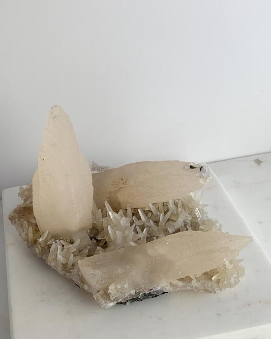 Pedra Calcita Dente de Cão Bruta (Coleção) 440g