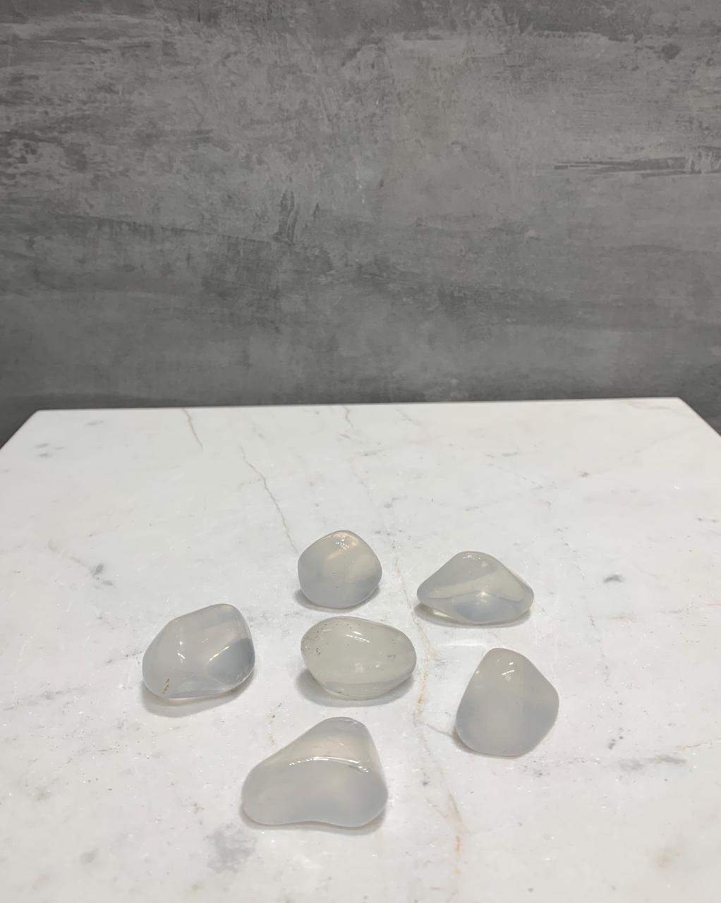 Pedra Girassol Branco Quartzo Enevoado Rolado 8 a 10 gramas