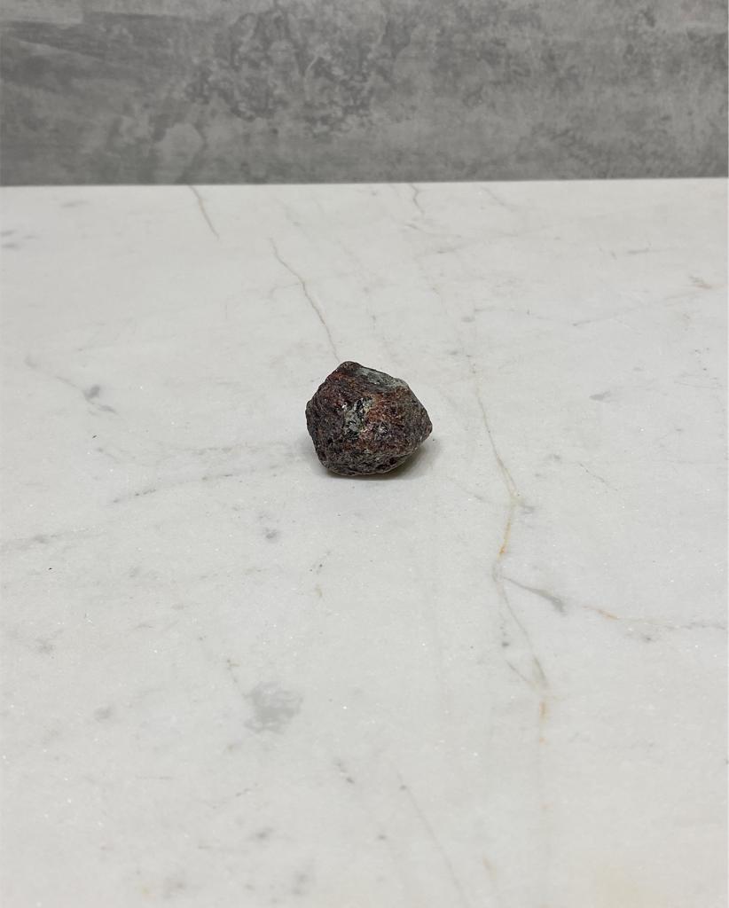 Pedra Granada bruta 16 a 20 gramas