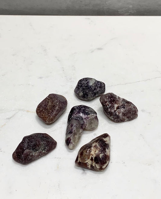 Pedra Lepidolita Rolada 10 a 15 gramas