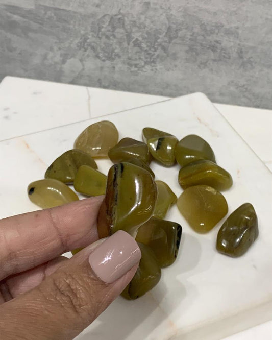 Pedra Opala verde rolada 7 a 9 gramas
