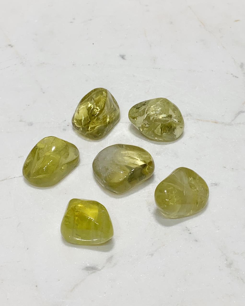 Pedra Quartzo Ouro verde rolado 9 a 12 gramas