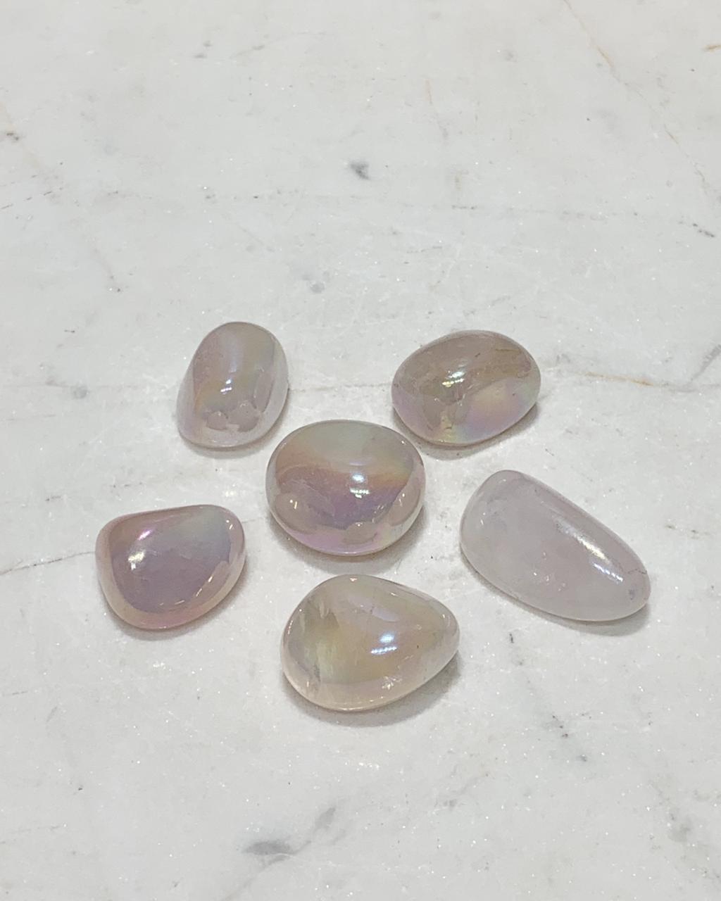 Pedra Quartzo Titânio rosado rolado 7 a 10 gramas