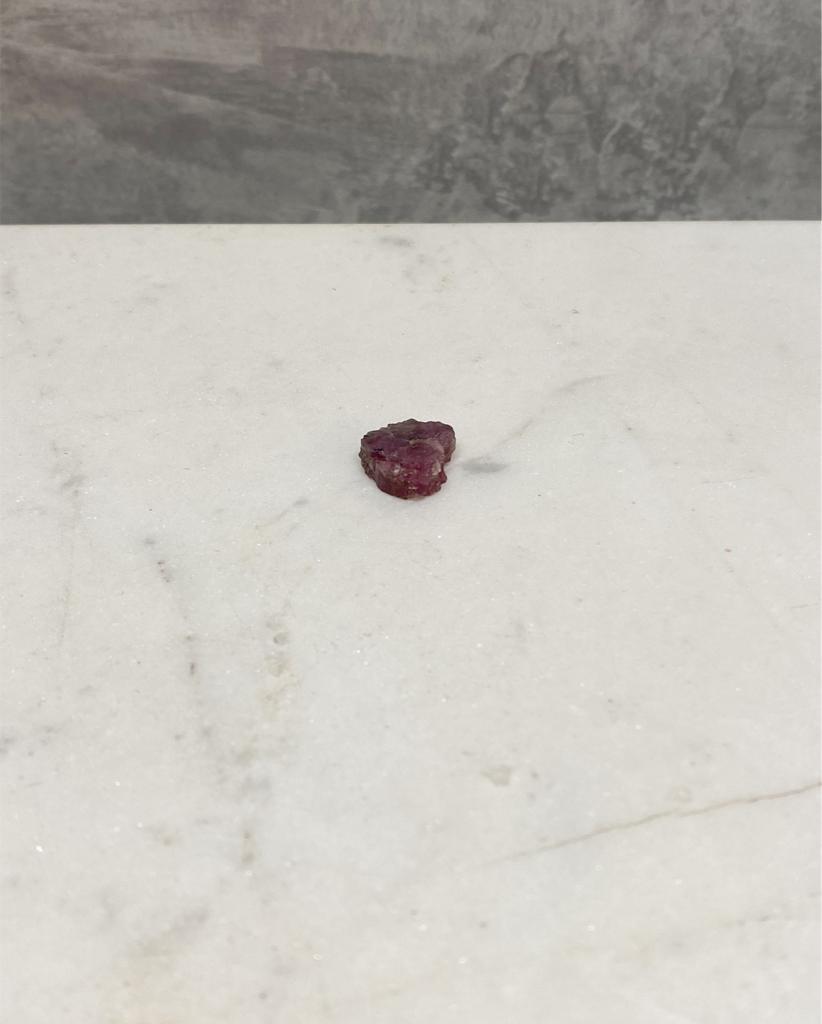 Pedra Turmalina Rubelita bruta 6 gramas aprox.