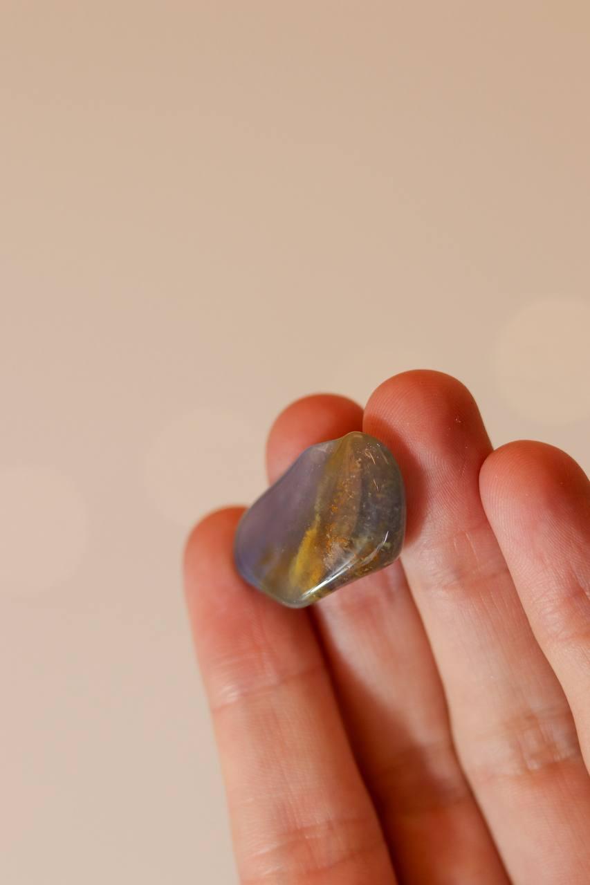 Pedra Calcedônia Azul e Marrom Rolada 4 a 6 gramas