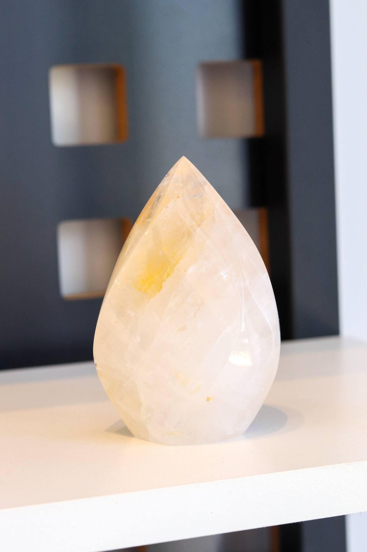Pedra Cristal Quartzo Polido Forma Chama 430 gramas