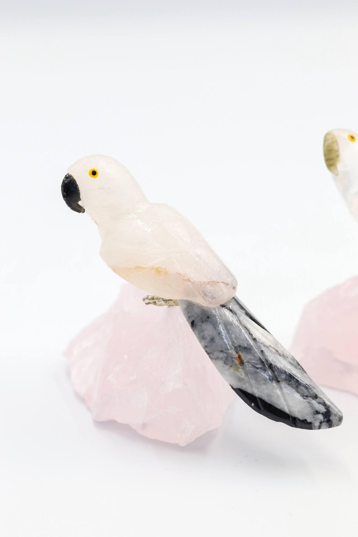Arara Quartzo Cristal na Base Quartzo Rosa