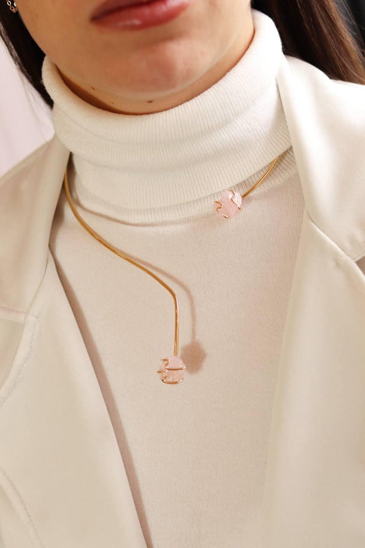 Choker Quartzo Rosa Abraço Banho Ouro