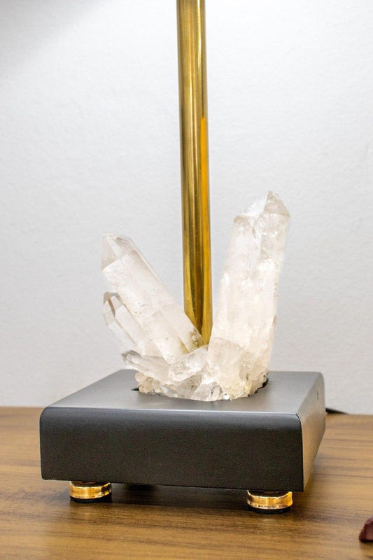 Abajur Drusa Cristal de Quartzo na Base de Madeira Preta