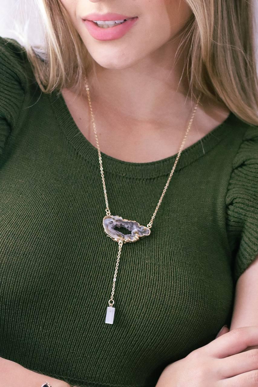 Colar Geodo Ágata Corrente Diamantada com Selenita Banho Ouro