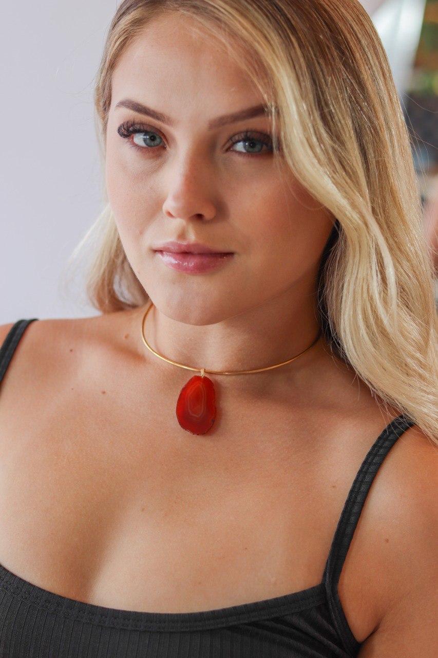 Choker Chapa de Ágata Vermelha Banhado Ouro