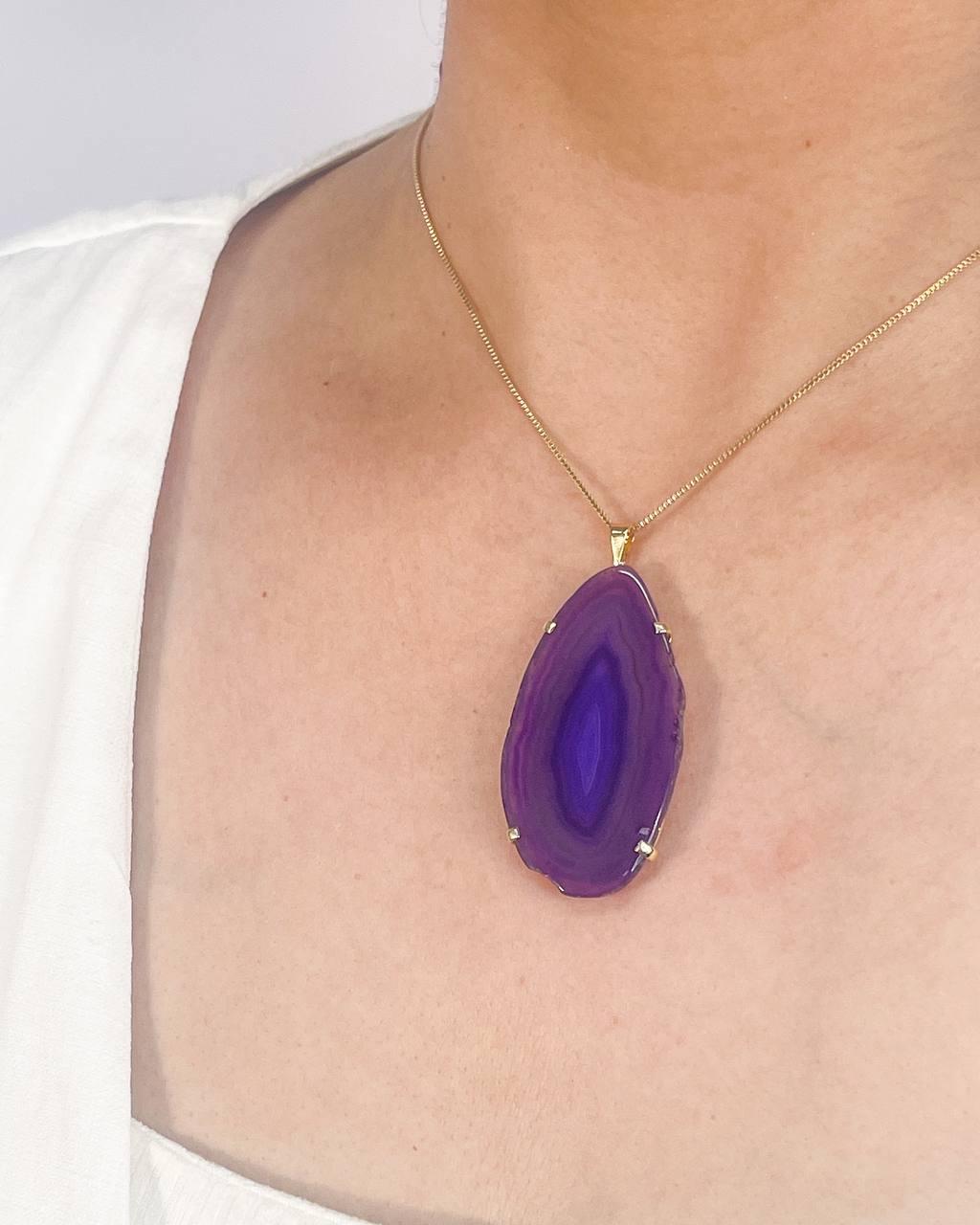 Colar Chapa de Ágata Roxa com Garra Banhado Ouro