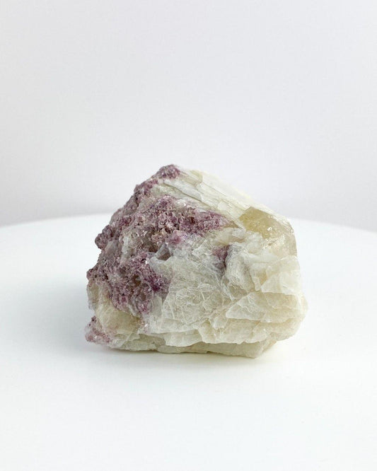 Pedra Mica com Albita bruta 246 gramas