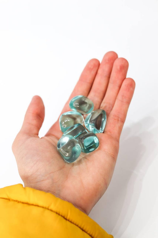 Pedra Obsidiana Azul Rolada 12 a 15 gramas
