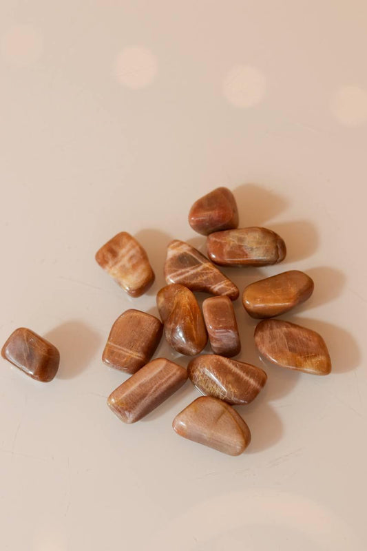 Pedra Feldspato Dourado e Vermelho Rolado