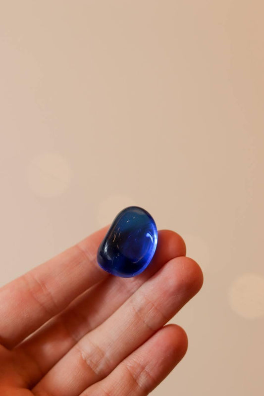 Pedra Obsidiana Azul Rolada 10 a 13 gramas