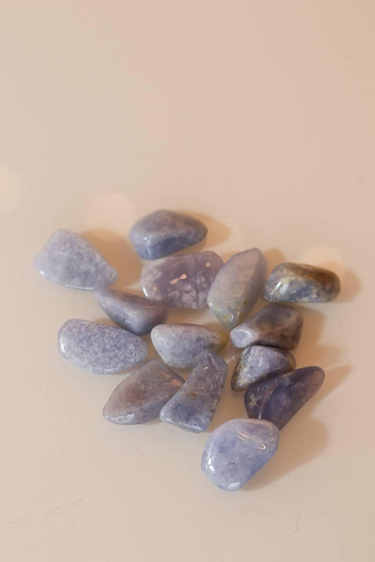 Pedra Calcedônia Azul Rolada 4 a 5 gramas