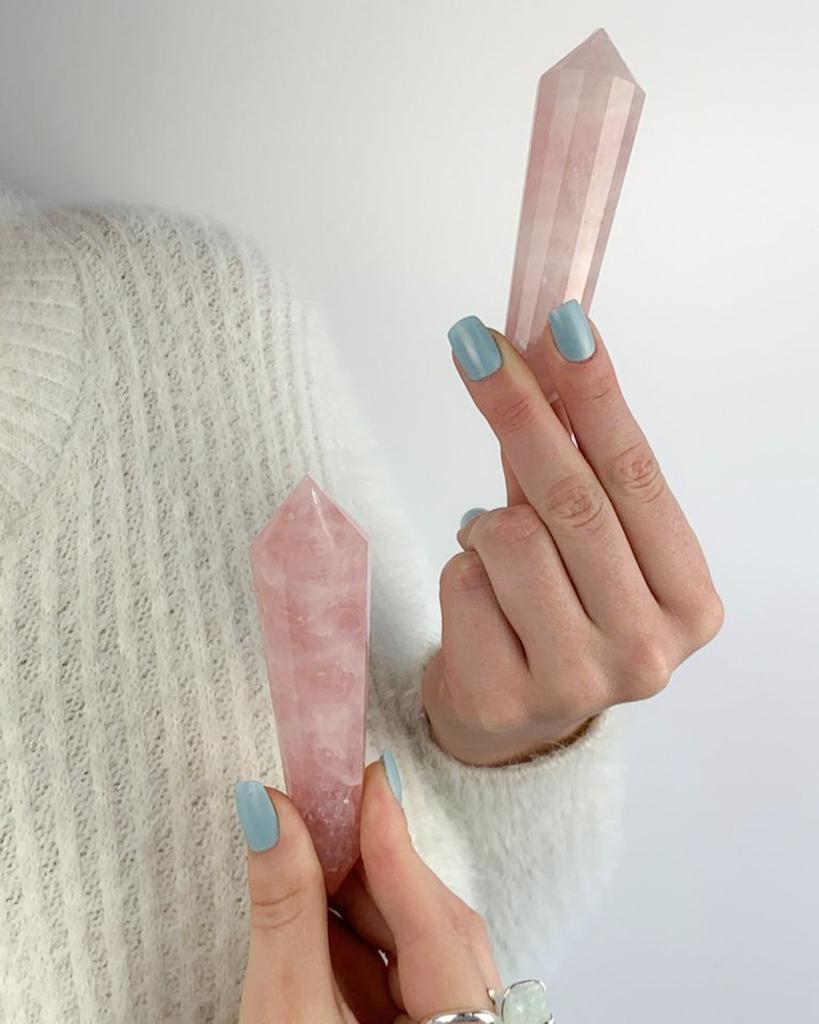 Bastão Massageador Quartzo Rosa Biterminado 105 a 115 gramas