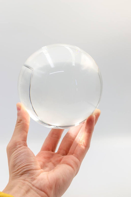 Bola Cristal Sintética na Base Madeira 12 cm diâmetro