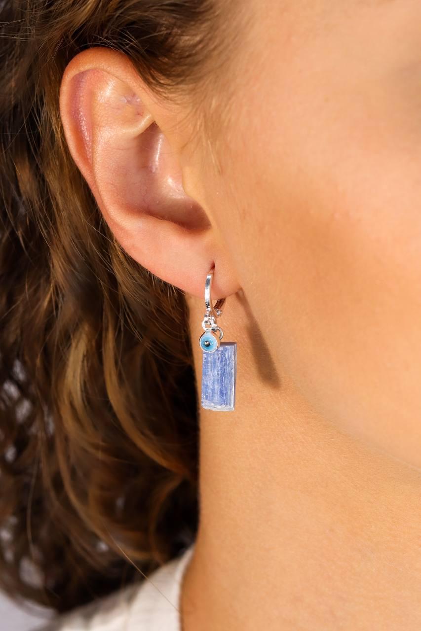 Brinco Cianita Azul Piercing com Medalha Olho Grego Banho Prata
