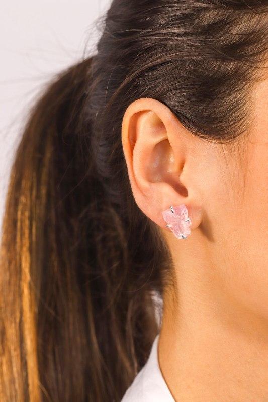 Brinco Quartzo Rosa bruto com Garra Banhado Prata