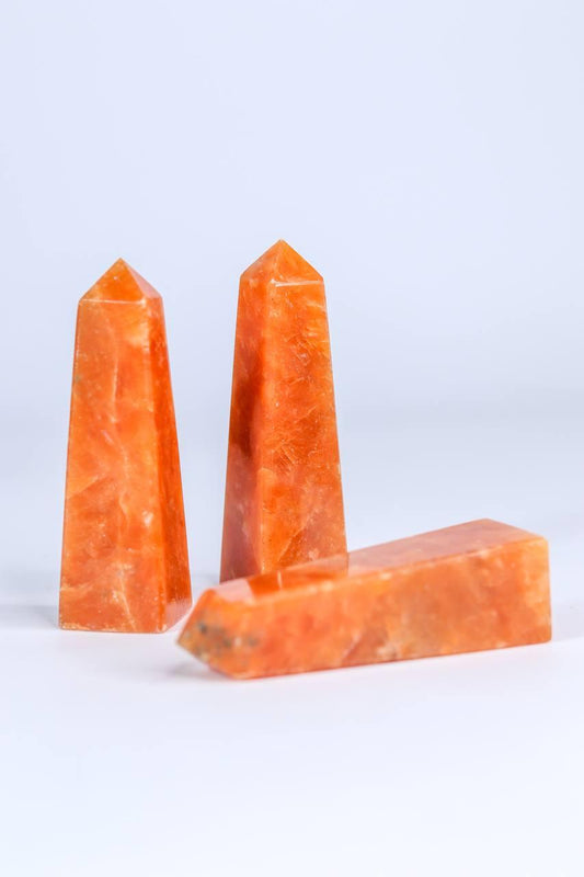 Obelisco Calcita Laranja 110 a 119 gramas aprox.