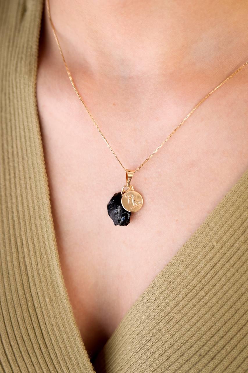 Colar Signo Capricôrnio - Pedra Obsidiana Preta Bruta banhado Ouro