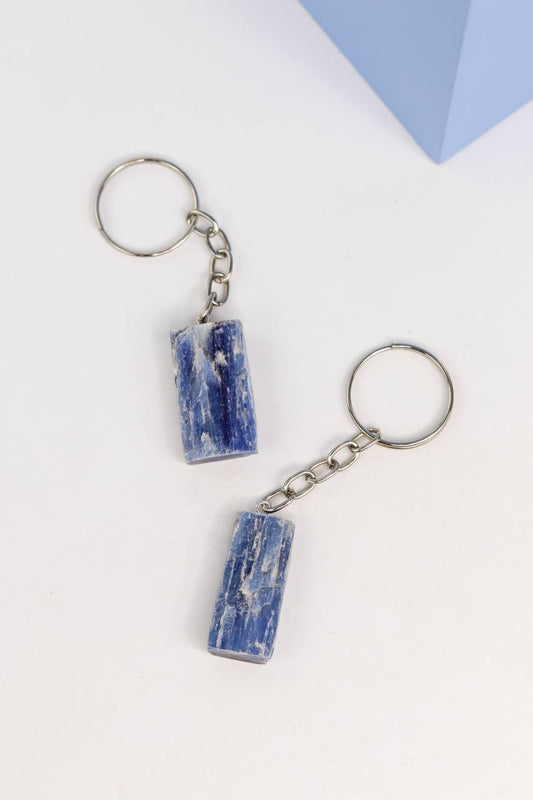 Chaveiro Cianita azul bruta prateado