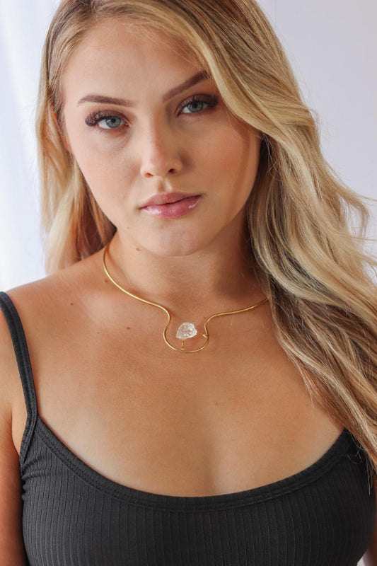 Choker Pedra Natural Cristal banhada Ouro 18k