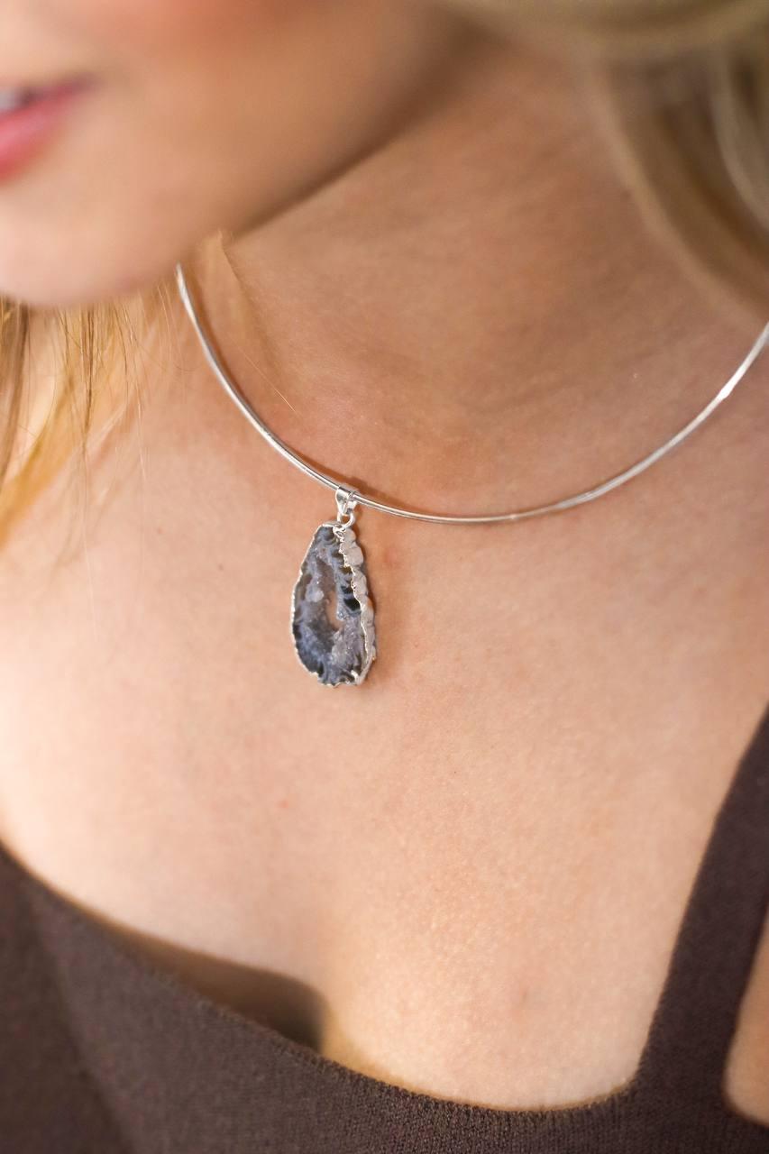 Choker Geodo Ágata Natural Banho Prata
