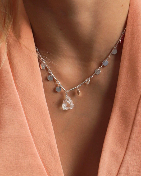 Choker Pedra Natural Cristal Medalhas banhada Prata