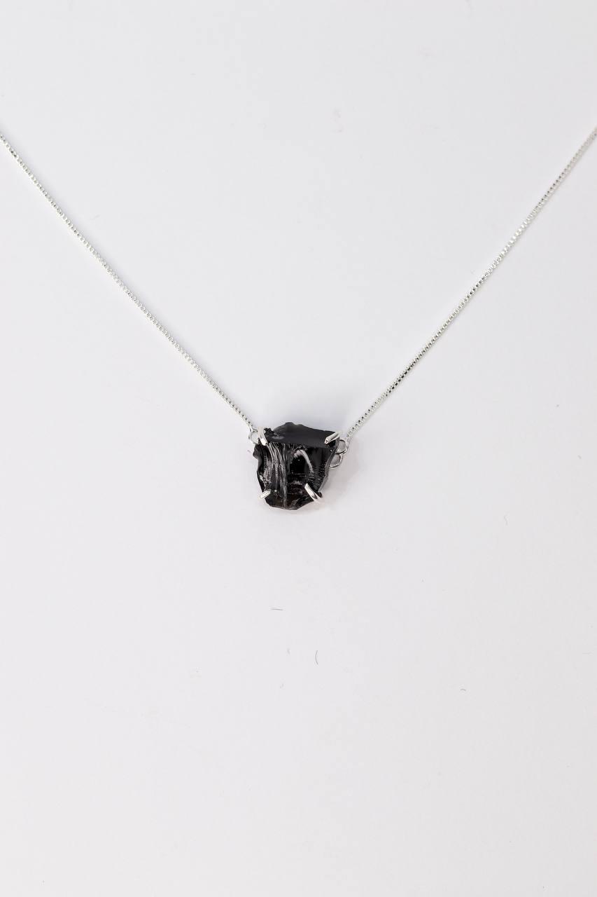 Choker Obsidiana Bruta com Garra Banho Prata
