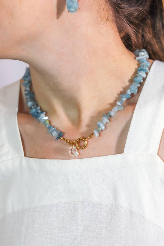 Choker Água Marinha com Cristal Fecho Boia Summer Vibes Banho Ouro