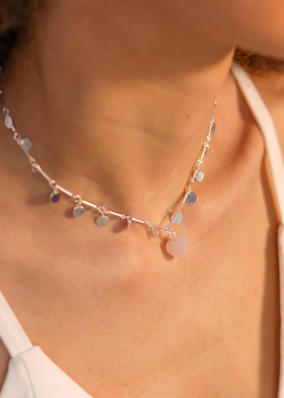 Choker Coração Quartzo Rosa Medalhas Banho Prata