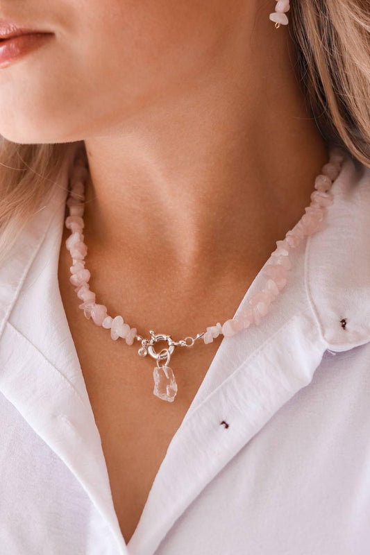 Choker Quartzo Rosa com Cristal Fecho Boia Summer Vibes Banho Prata