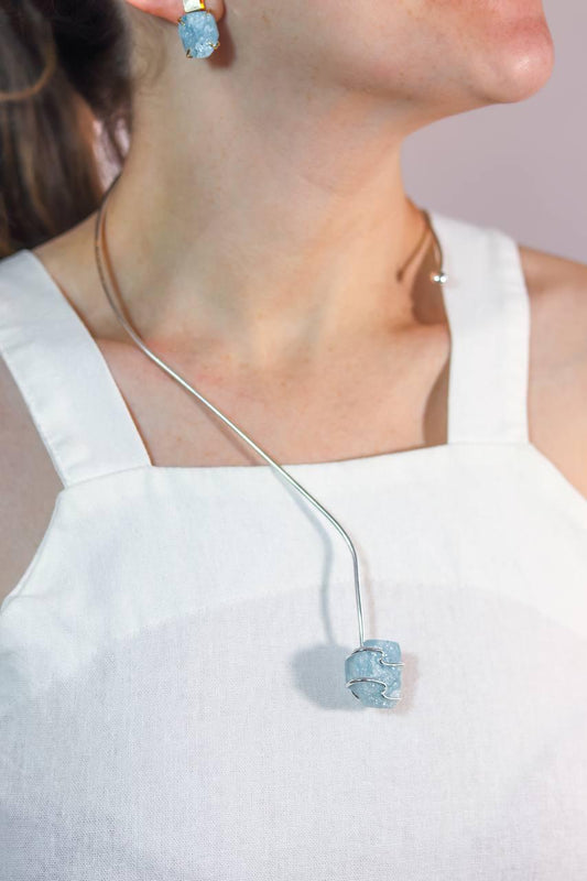 Choker Pedra Natural Água Marinha Essência Banho Prata