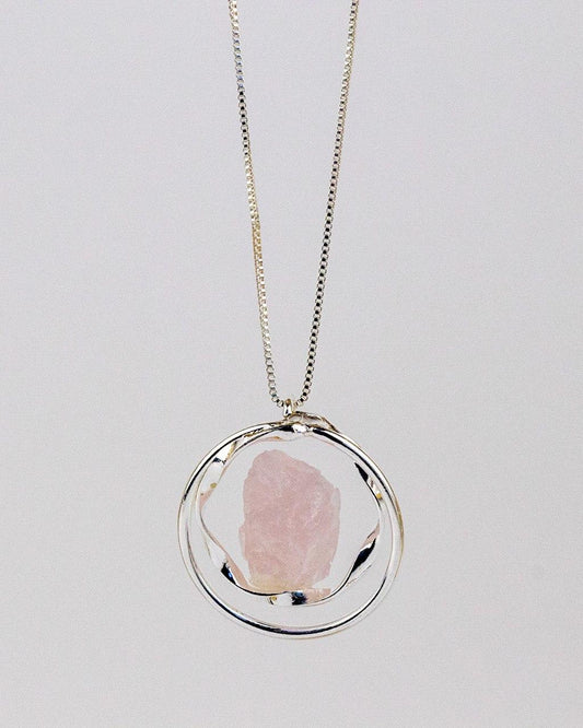 Colar Pedra Natural Quartzo Rosa Conexão banhada Prata