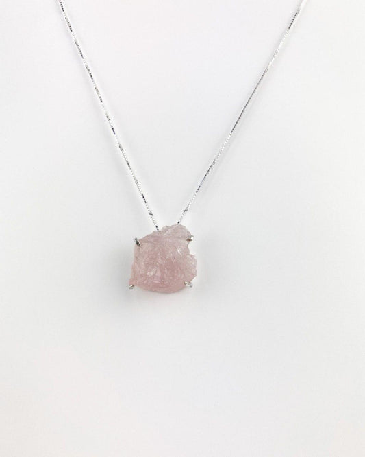 Colar Quartzo Rosa Bruto com Garra Prata 925