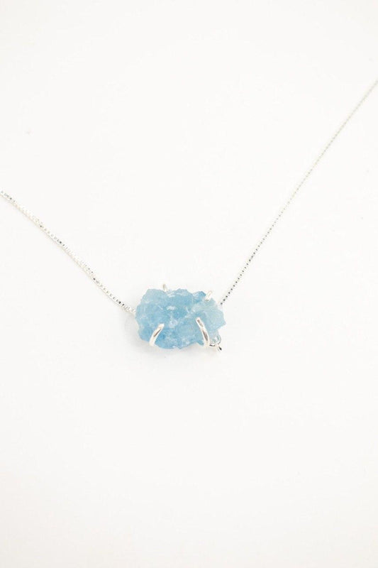 Colar Choker Água Marinha Bruta com Garra Banho Prata