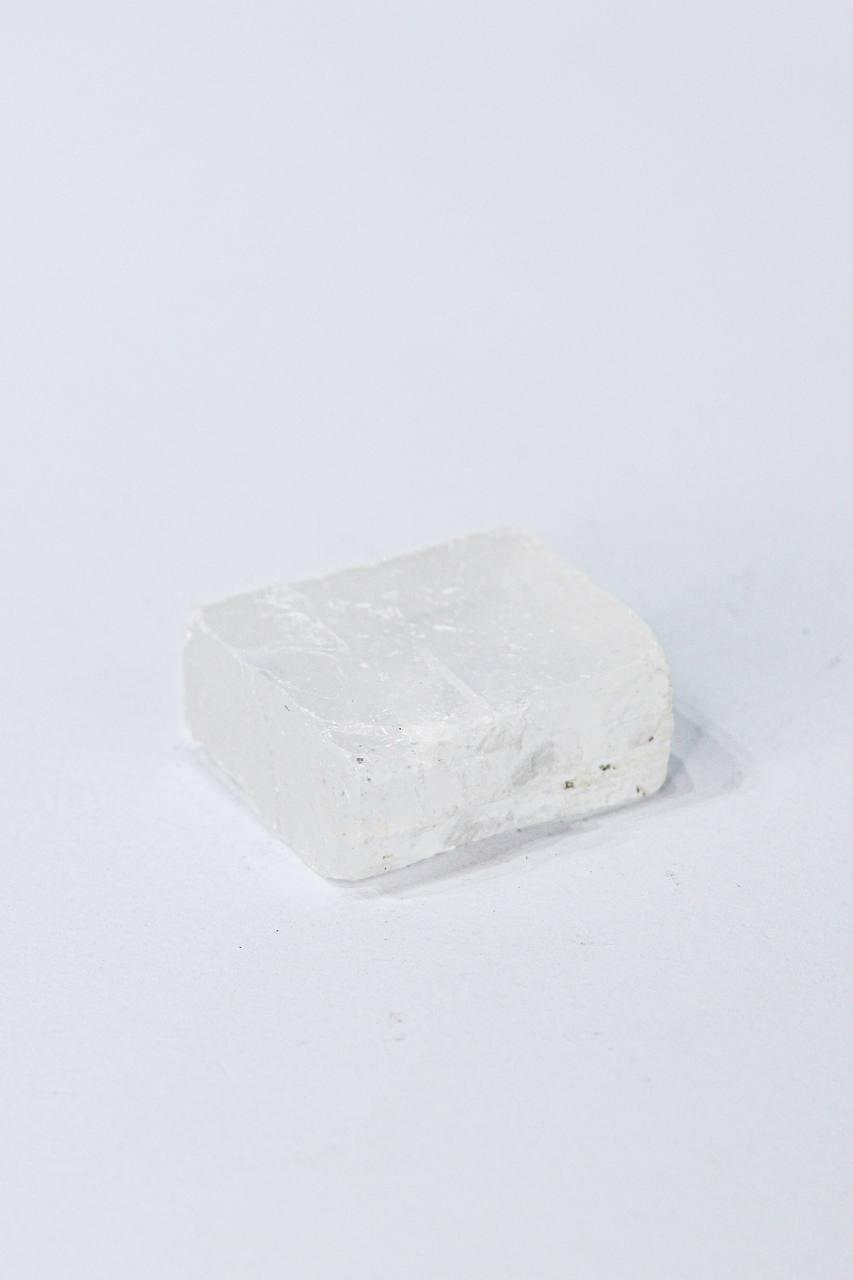 Pedra Calcita Ótica Bruta de 30 a 37 gramas