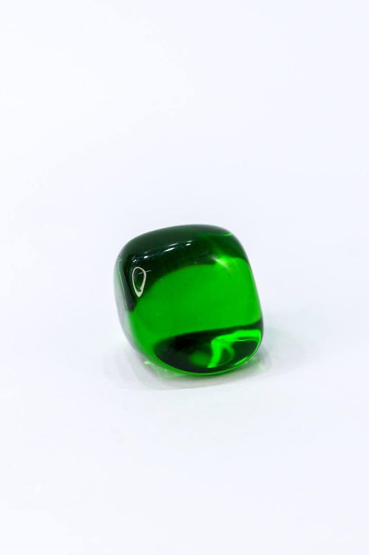 Pedra Obsidiana Verde Rolada 12 a 15 gramas