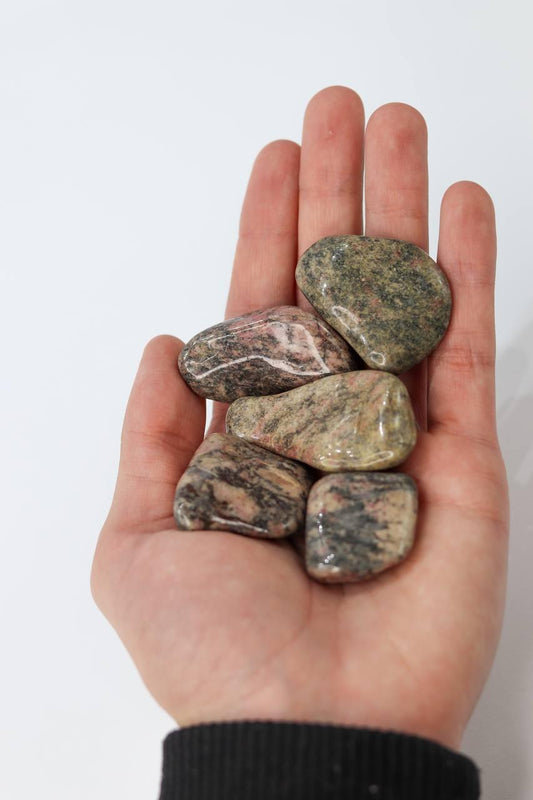 Pedra Quartzo Morango Rolado 20 a 29 gramas