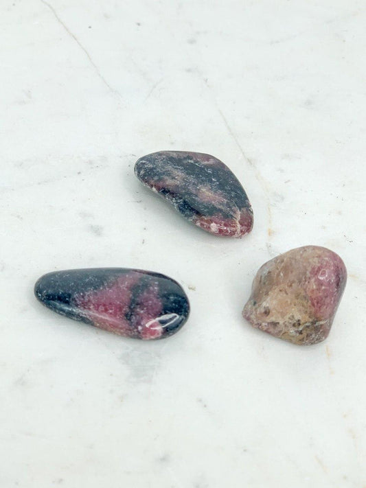 Pedra Rodonita Rolada de 10 a 30 gramas