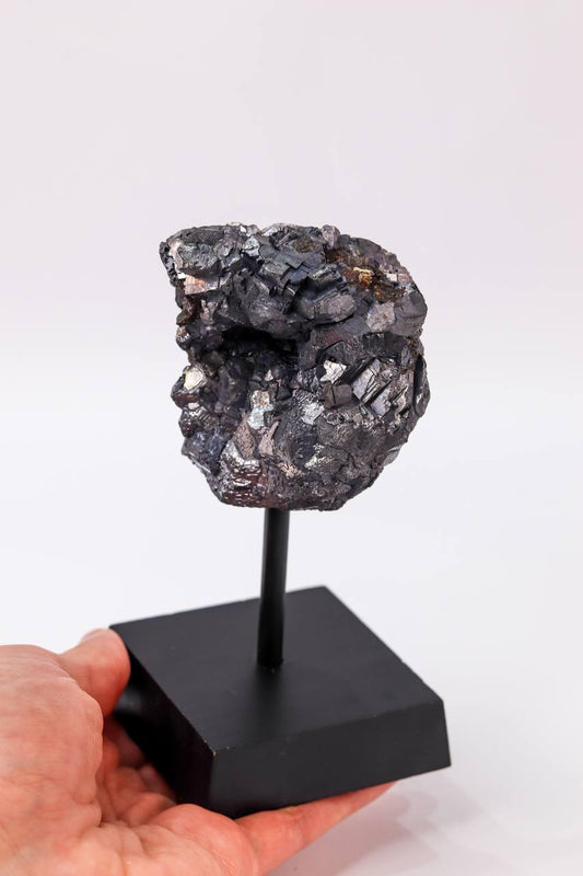 Pedra Galena na Base de Madeira Preta 708 gramas
