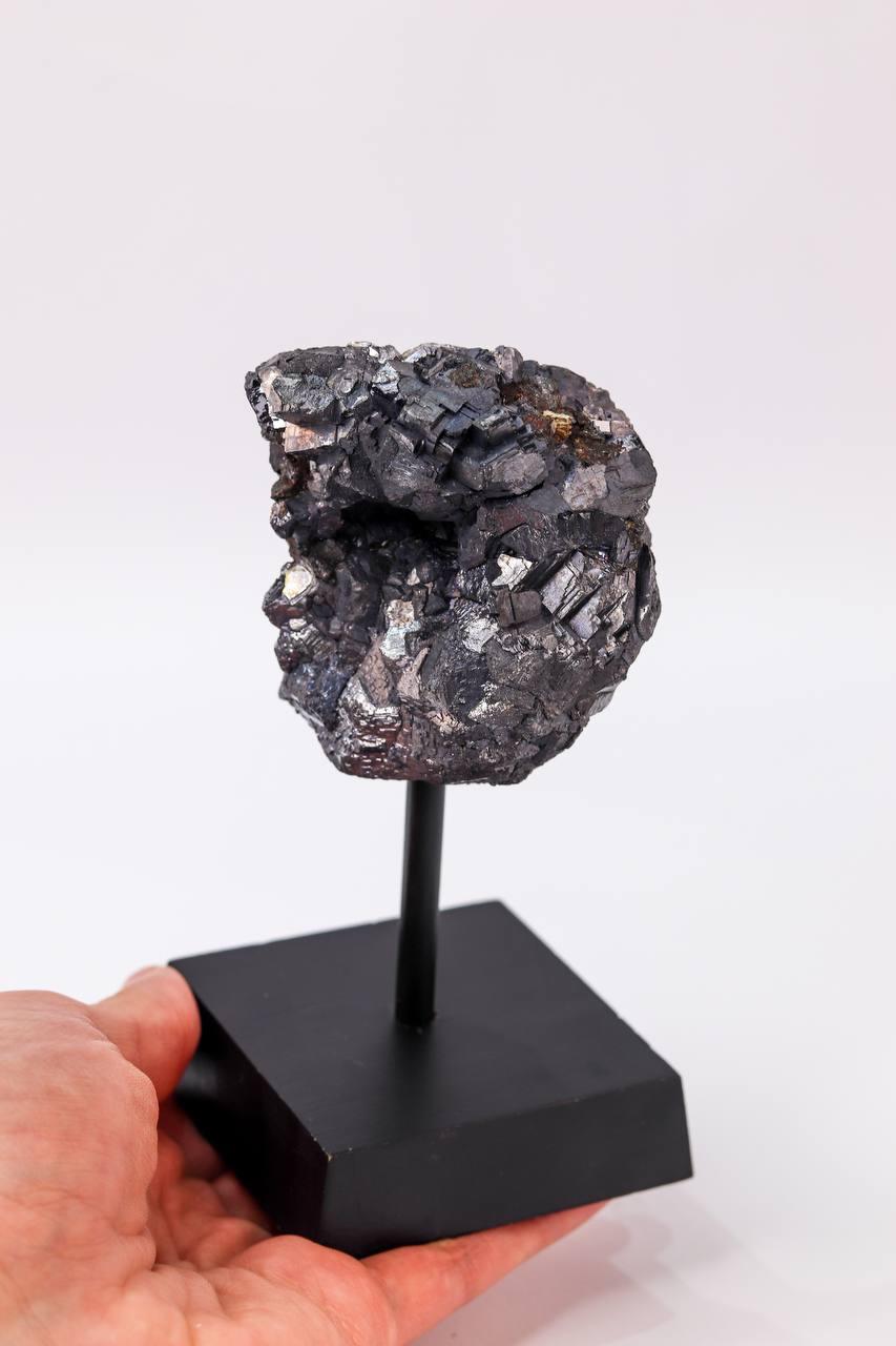 Pedra Galena na Base de Madeira Preta 708 gramas