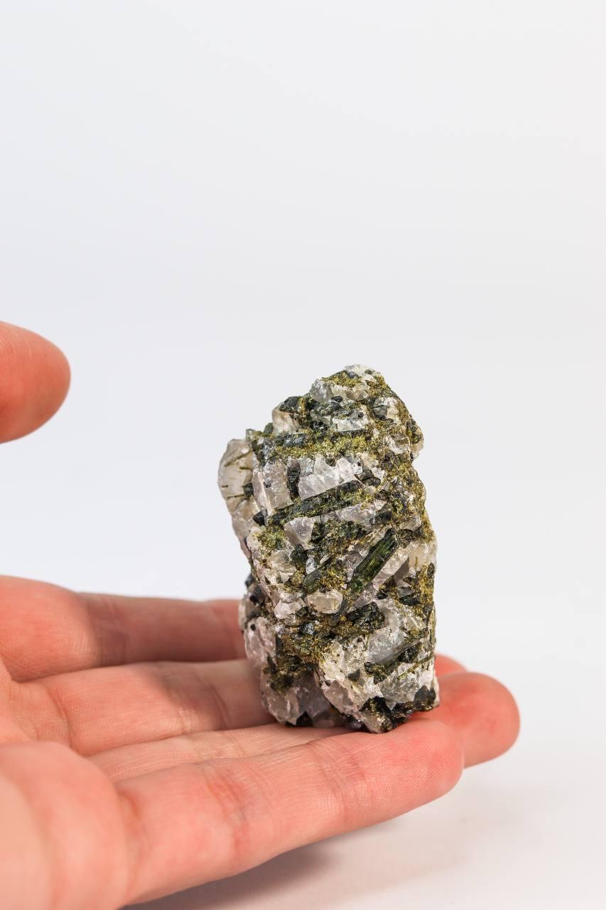 Pedra Turmalina Verde no Quartzo 89 a 107 gramas