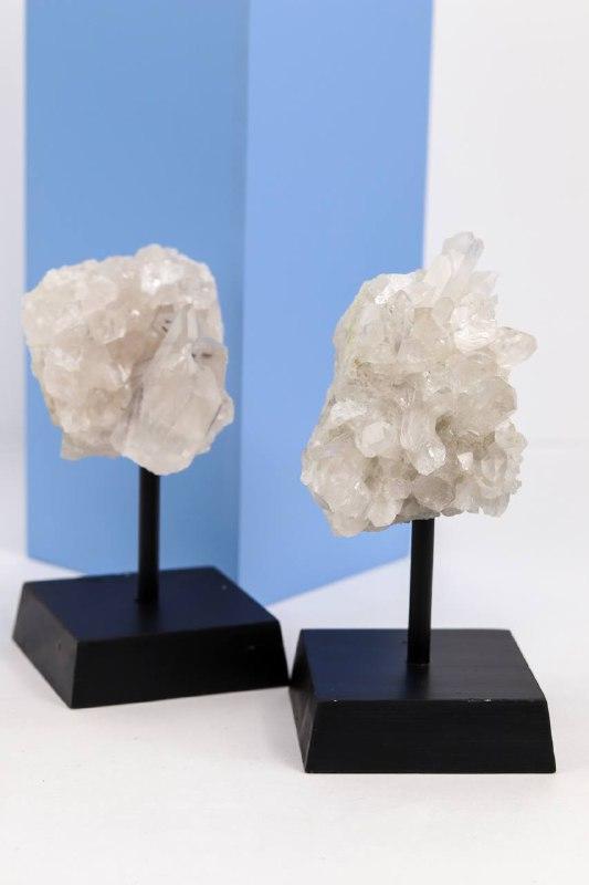 Drusa Cristal na Base de Madeira Preta 275 a 370 gramas