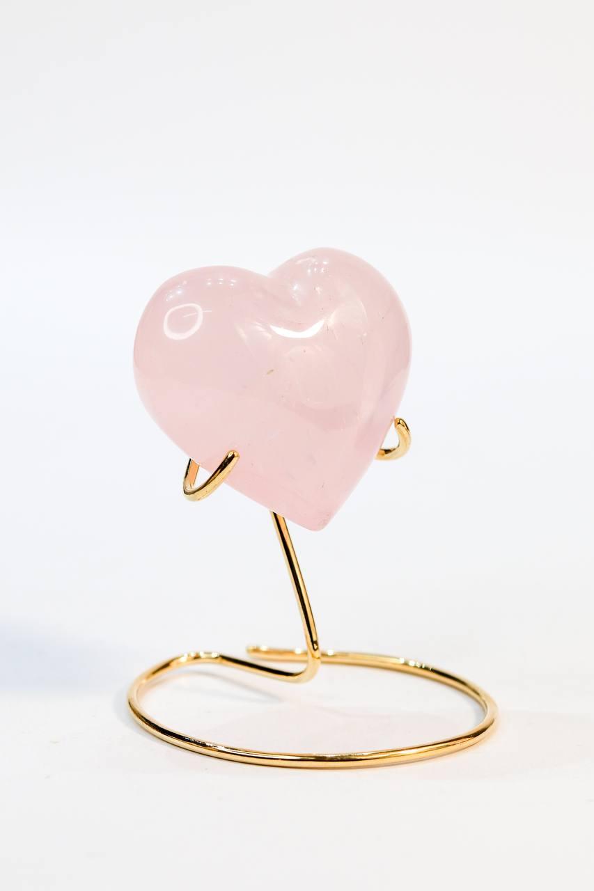 Coração Quartzo Rosa na Base Banho Ouro