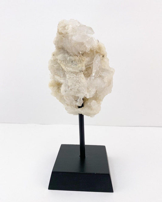 Drusa de Cristal na Base de Madeira Preta 468 gramas